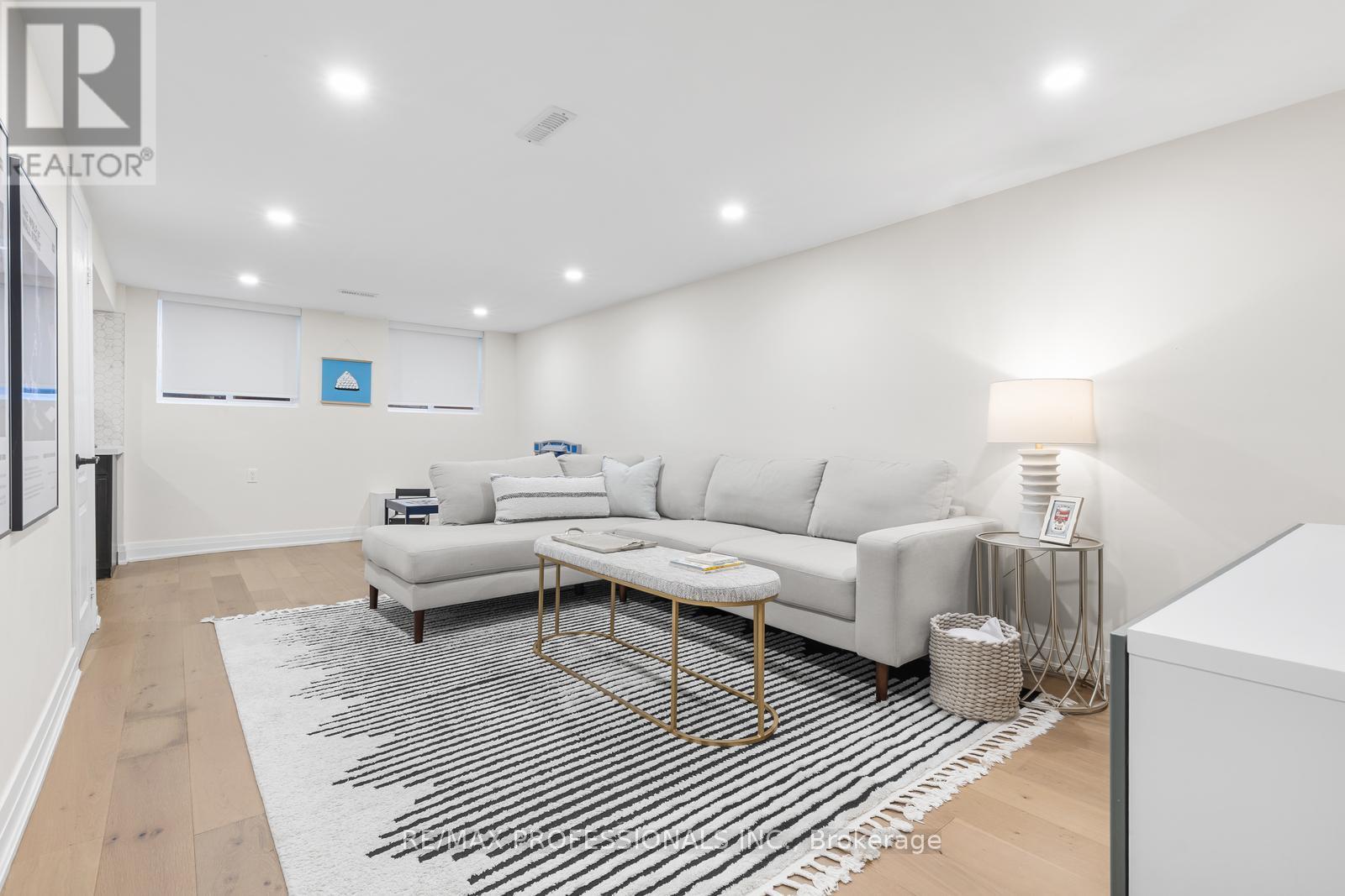 5 Birgitta Crescent, Toronto, Ontario  M9C 3W1 - Photo 35 - W12946952