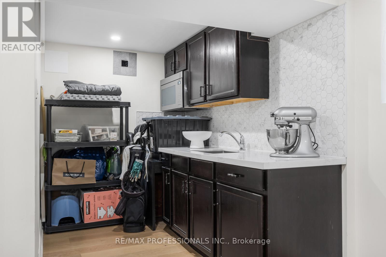 5 Birgitta Crescent, Toronto, Ontario  M9C 3W1 - Photo 40 - W12946952