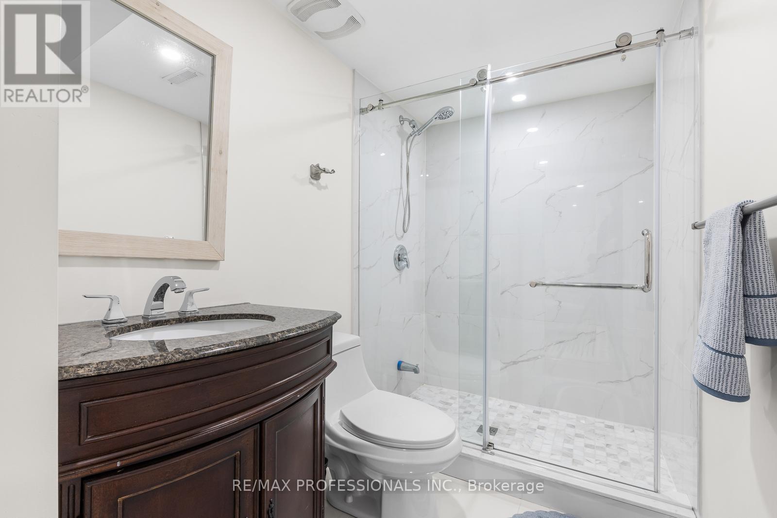 5 Birgitta Crescent, Toronto, Ontario  M9C 3W1 - Photo 41 - W12946952