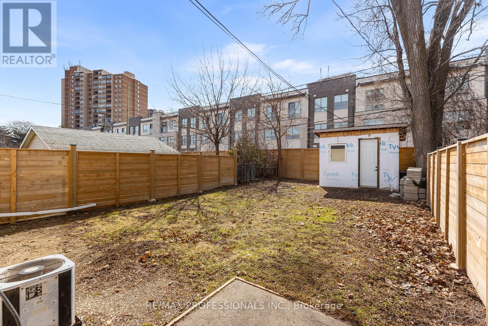 5 Birgitta Crescent, Toronto, Ontario  M9C 3W1 - Photo 44 - W12946952