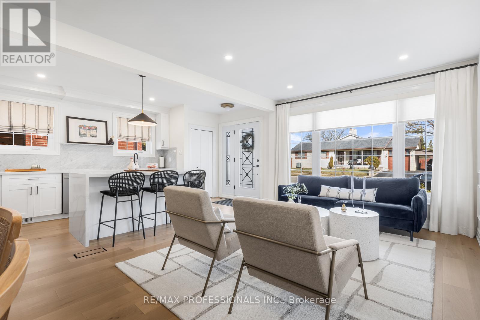 5 Birgitta Crescent, Toronto, Ontario  M9C 3W1 - Photo 9 - W12946952