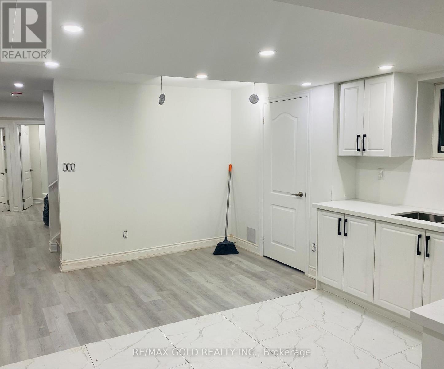 Bsmt - 9 Sugar Pearl Road, Brampton, Ontario  L6Z 0K5 - Photo 5 - W12946968