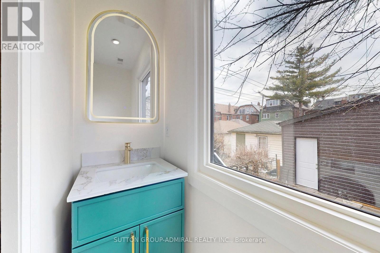 109 Fermanagh Avenue, Toronto, Ontario  M6R 1M1 - Photo 15 - W12946998