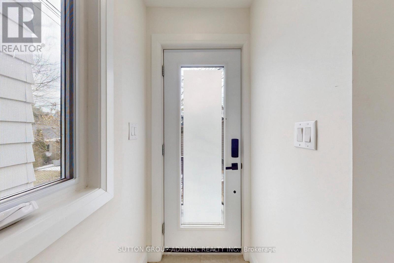 109 Fermanagh Avenue, Toronto, Ontario  M6R 1M1 - Photo 17 - W12946998