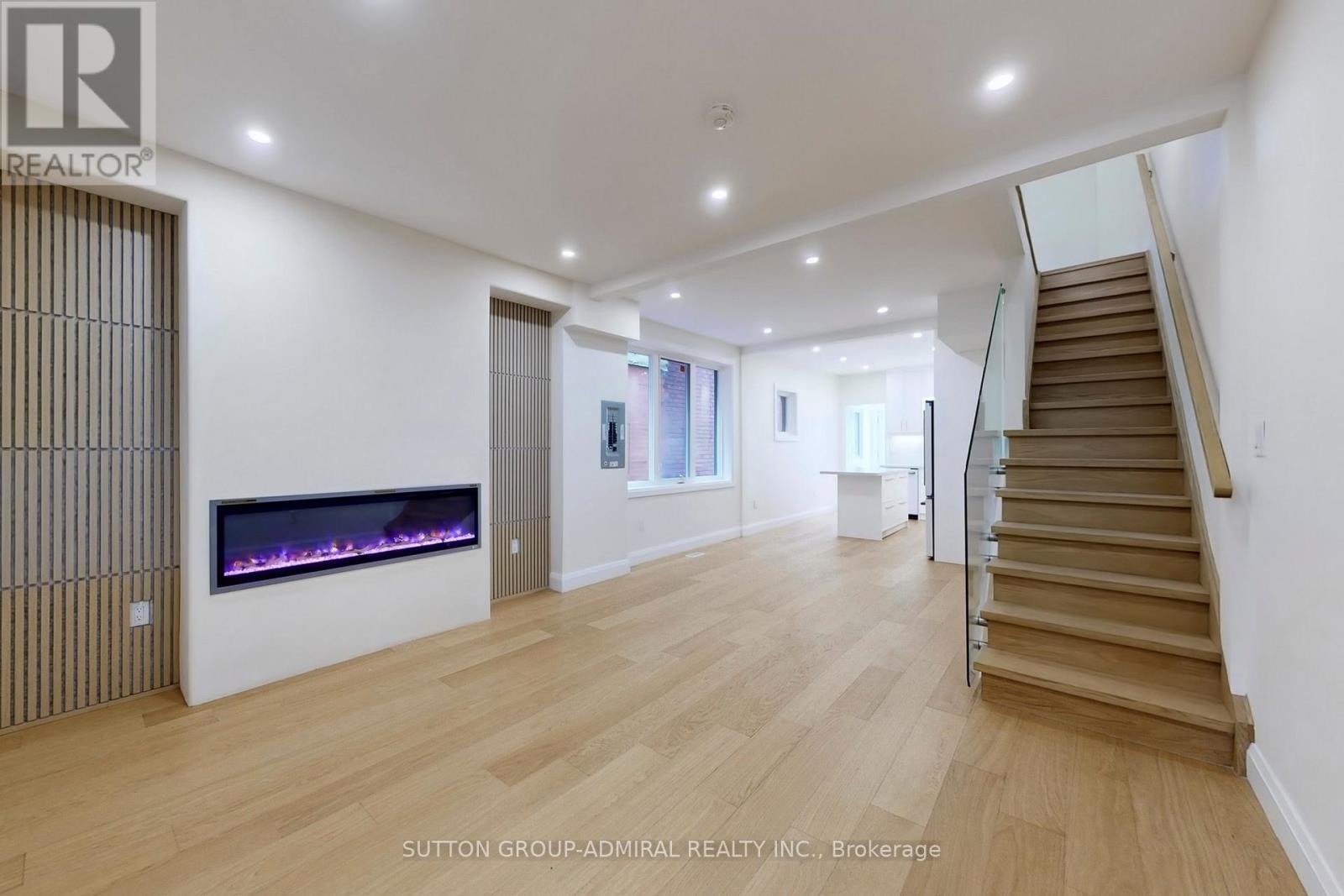 109 Fermanagh Avenue, Toronto, Ontario  M6R 1M1 - Photo 2 - W12946998