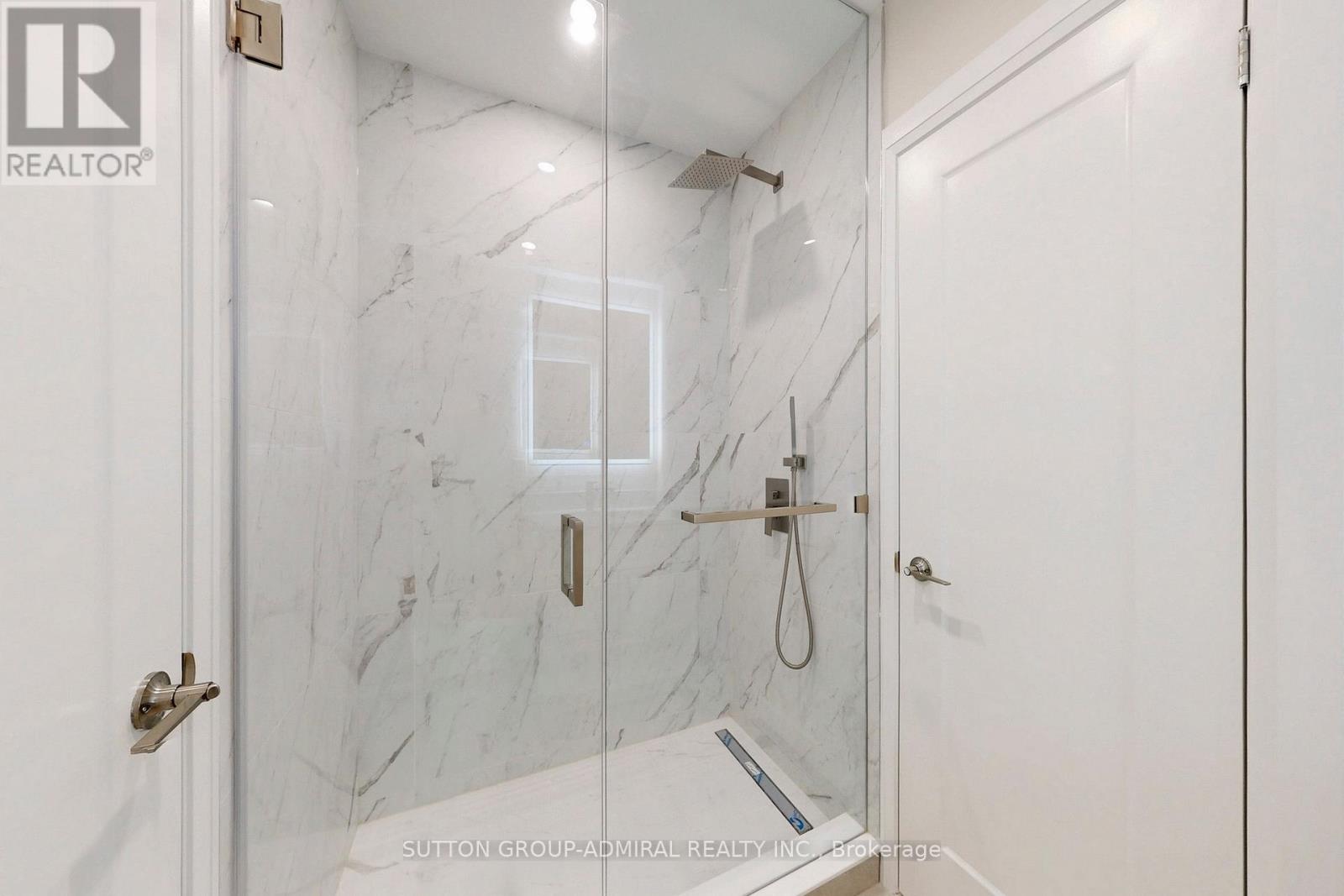 109 Fermanagh Avenue, Toronto, Ontario  M6R 1M1 - Photo 21 - W12946998