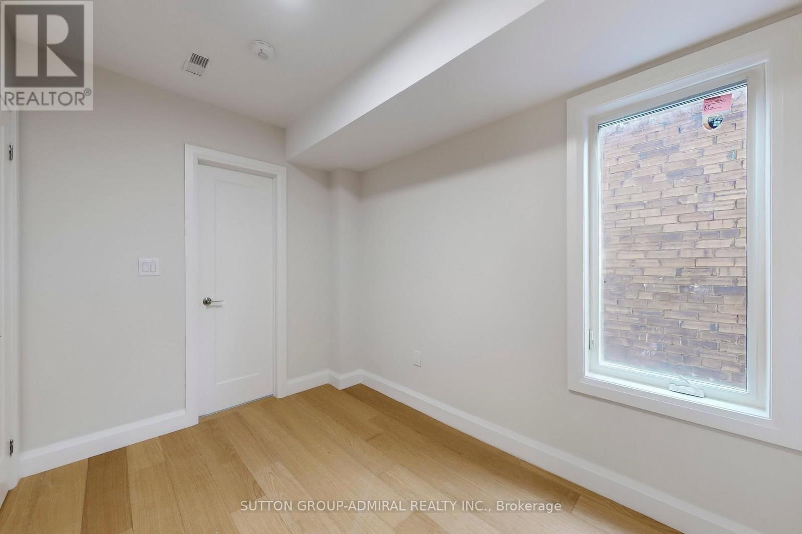 109 Fermanagh Avenue, Toronto, Ontario  M6R 1M1 - Photo 22 - W12946998