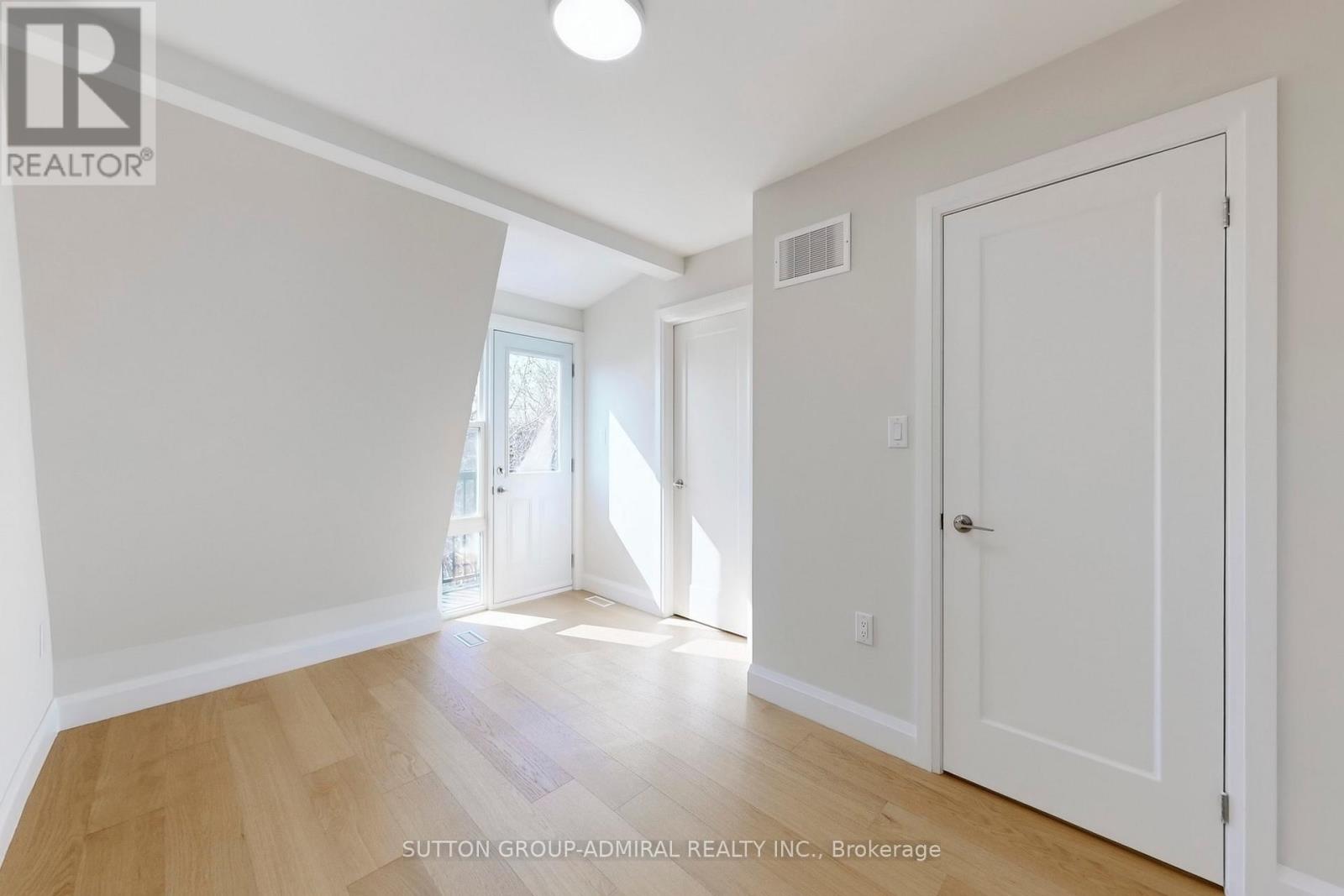 109 Fermanagh Avenue, Toronto, Ontario  M6R 1M1 - Photo 28 - W12946998