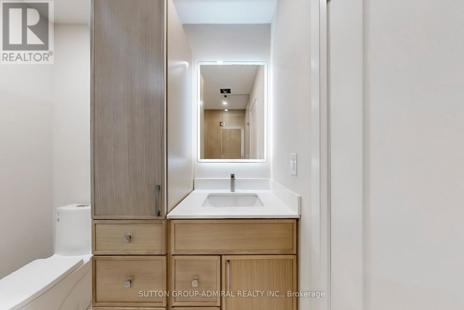 109 Fermanagh Avenue, Toronto, Ontario  M6R 1M1 - Photo 29 - W12946998