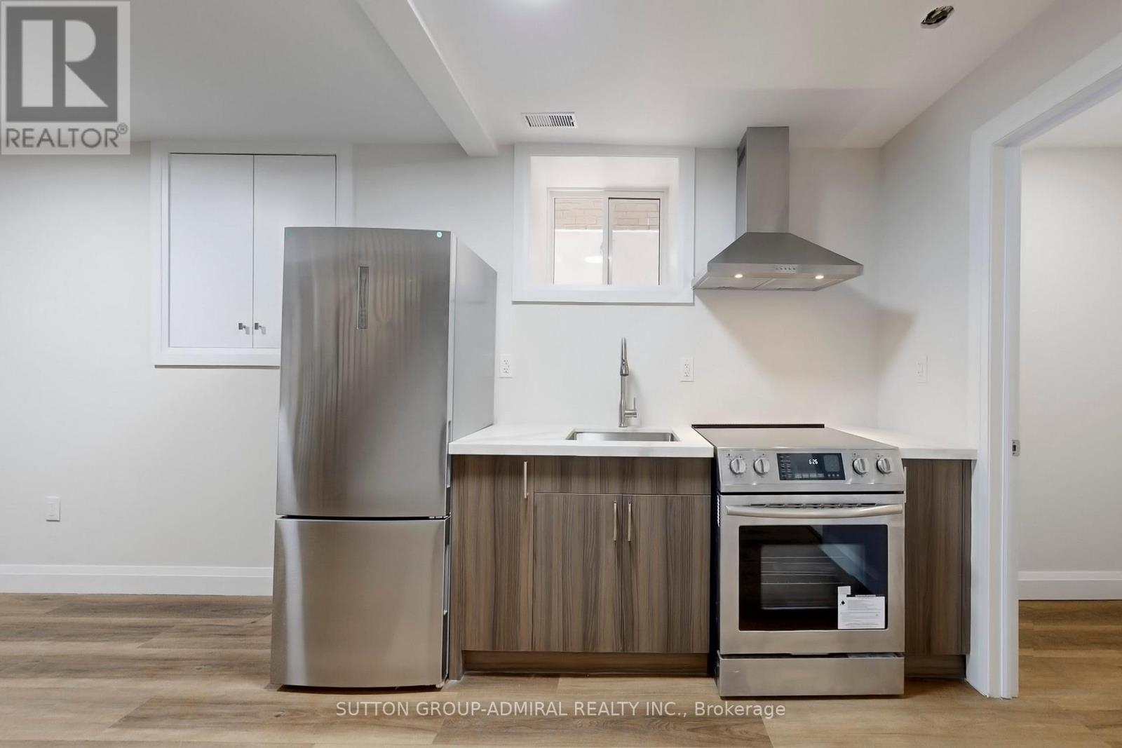 109 Fermanagh Avenue, Toronto, Ontario  M6R 1M1 - Photo 35 - W12946998