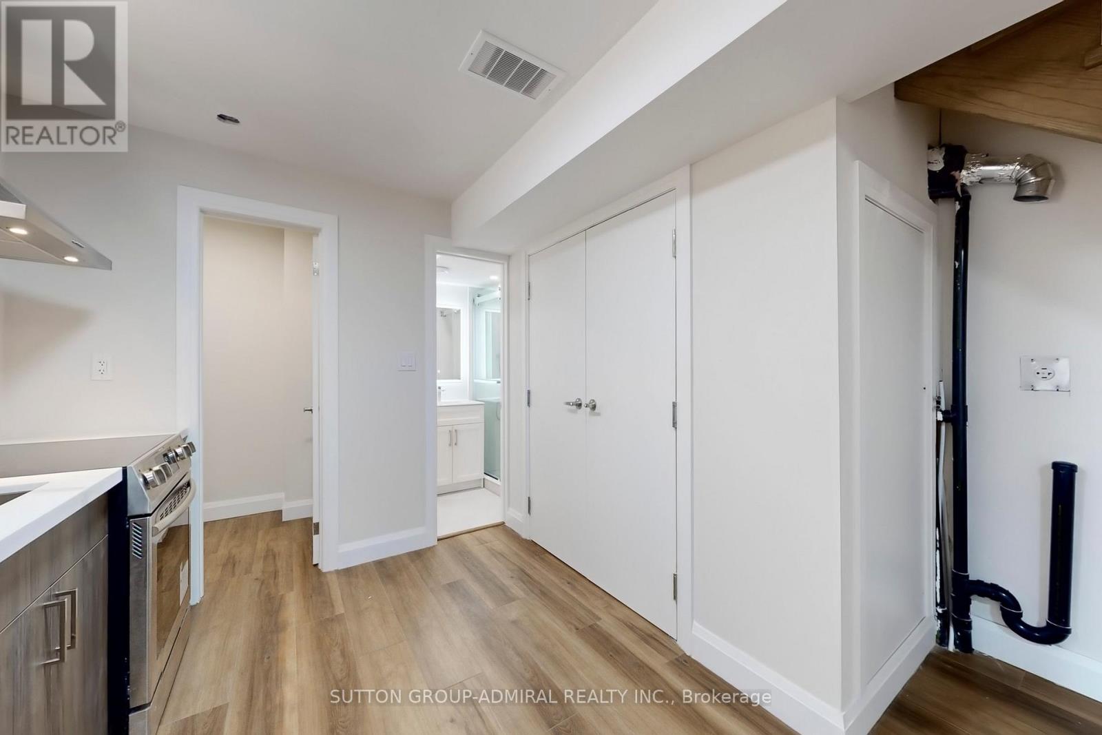 109 Fermanagh Avenue, Toronto, Ontario  M6R 1M1 - Photo 38 - W12946998