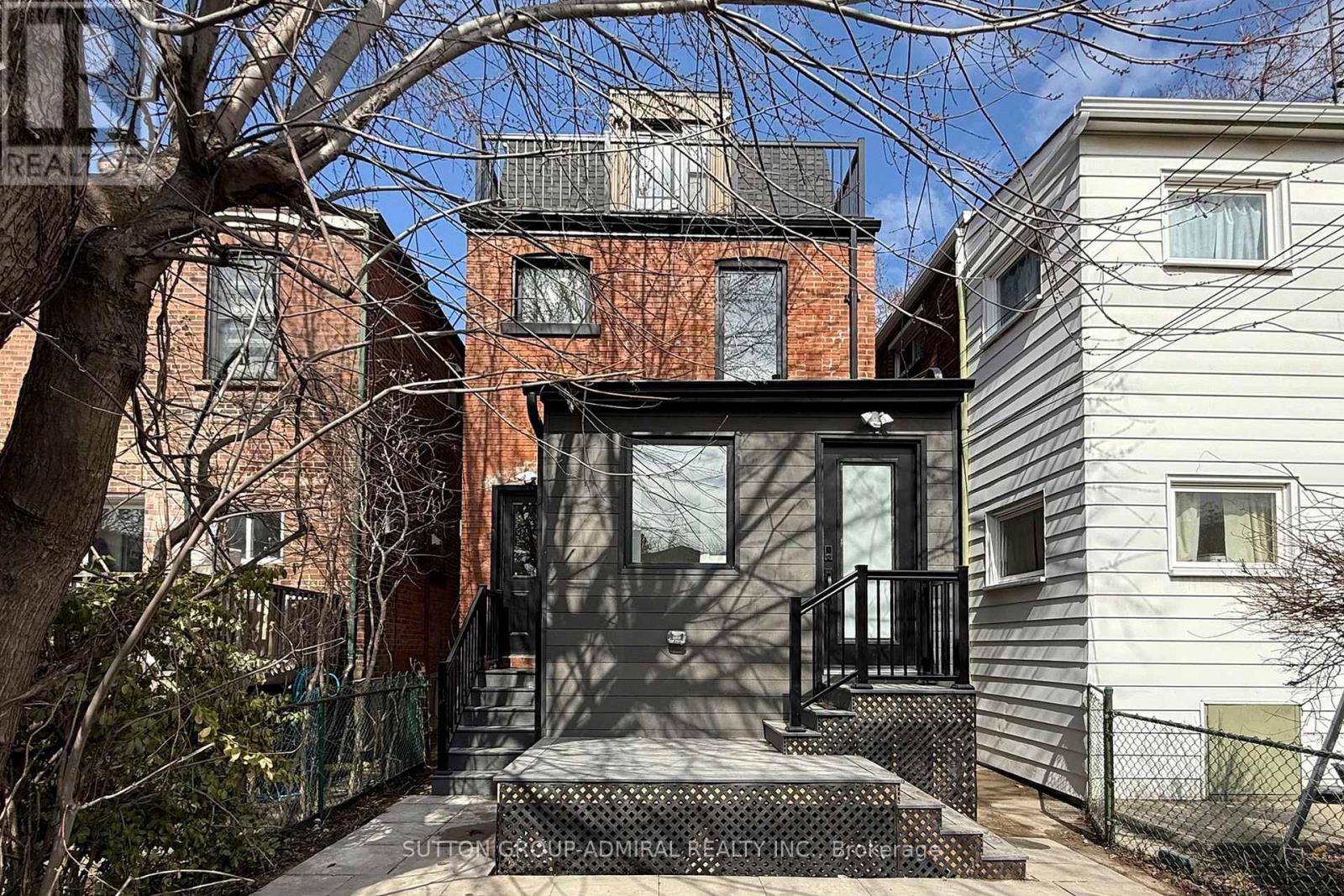 109 Fermanagh Avenue, Toronto, Ontario  M6R 1M1 - Photo 46 - W12946998