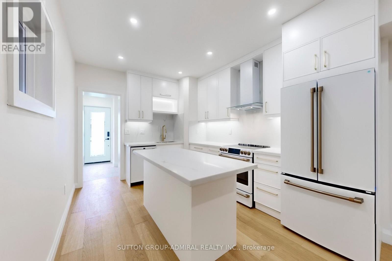 109 Fermanagh Avenue, Toronto, Ontario  M6R 1M1 - Photo 7 - W12946998