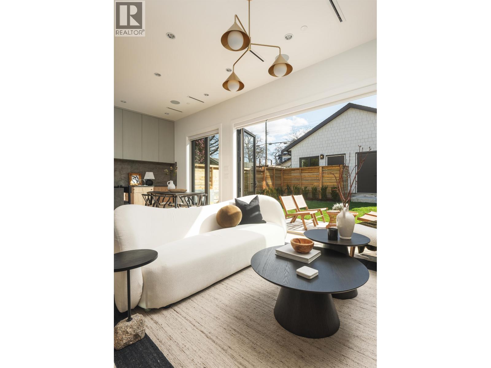 2 2684 Oxford Street, Vancouver, British Columbia  V5K 1N3 - Photo 3 - R3105763