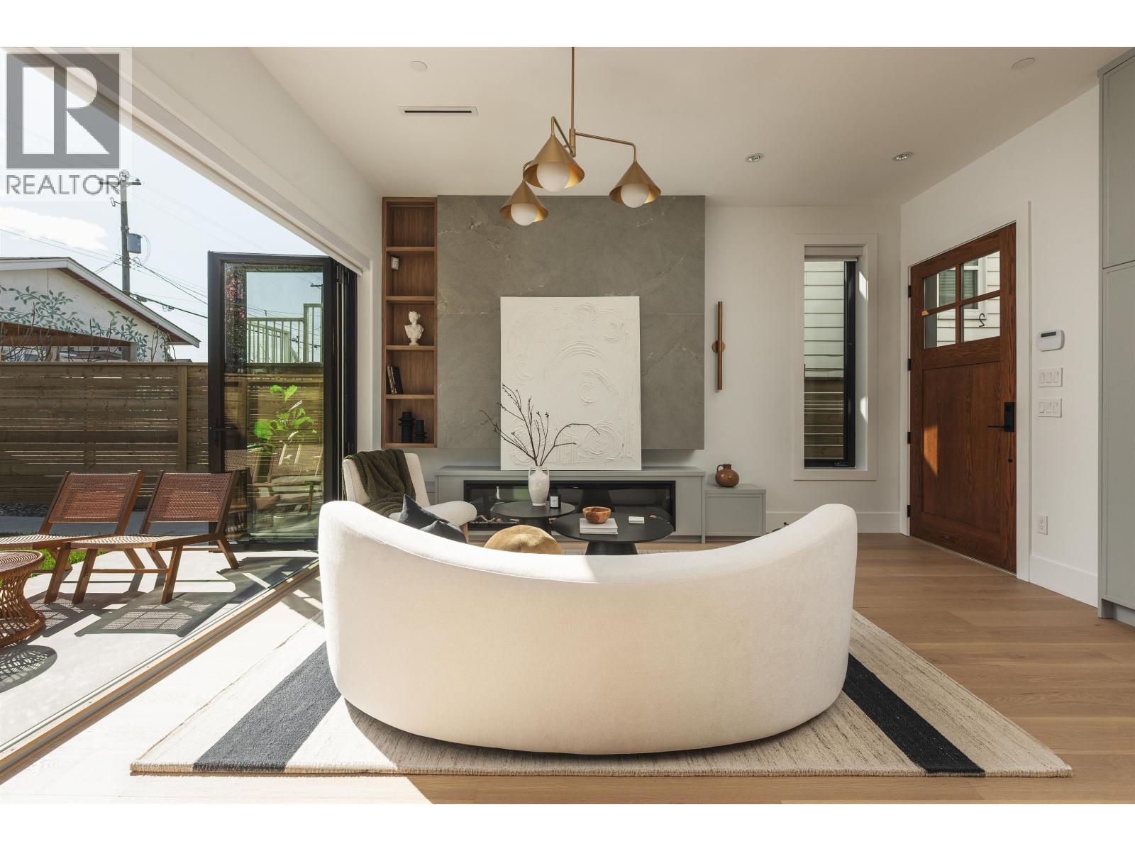 2 2684 OXFORD STREET, Vancouver, British Columbia