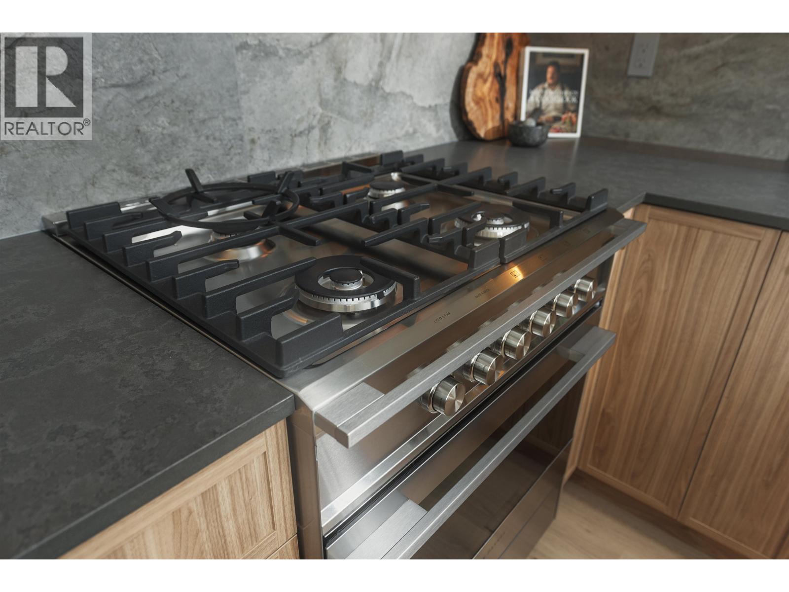 2 2684 Oxford Street, Vancouver, British Columbia  V5K 1N3 - Photo 8 - R3105763