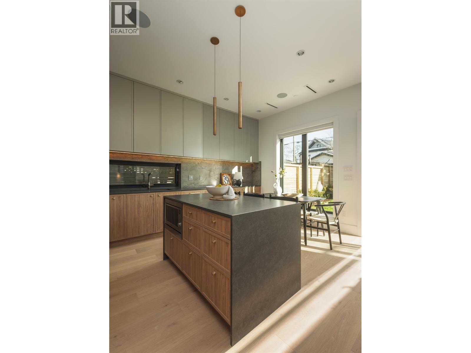 2 2684 Oxford Street, Vancouver, British Columbia  V5K 1N3 - Photo 9 - R3105763