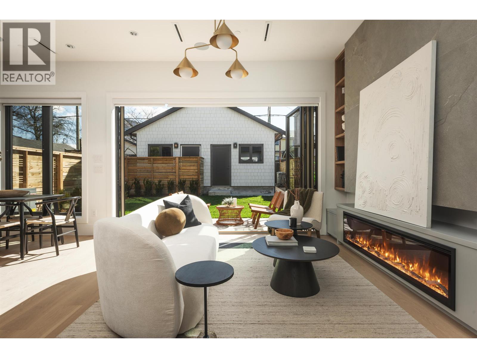 2 2684 Oxford Street, Vancouver, British Columbia  V5K 1N3 - Photo 2 - R3105763