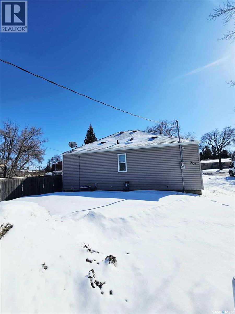 201 Broadway Street W, Yorkton, Saskatchewan  S3N 0M8 - Photo 18 - SK031813