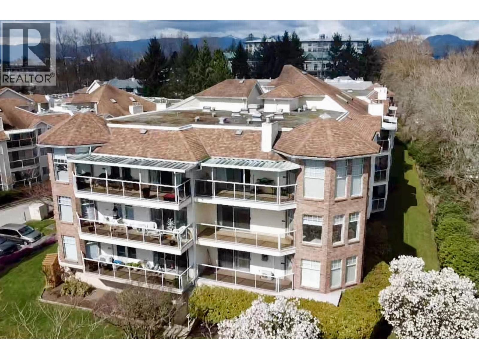 203 22611 116 Avenue, Maple Ridge, British Columbia  V2X 0W7 - Photo 2 - R3105225