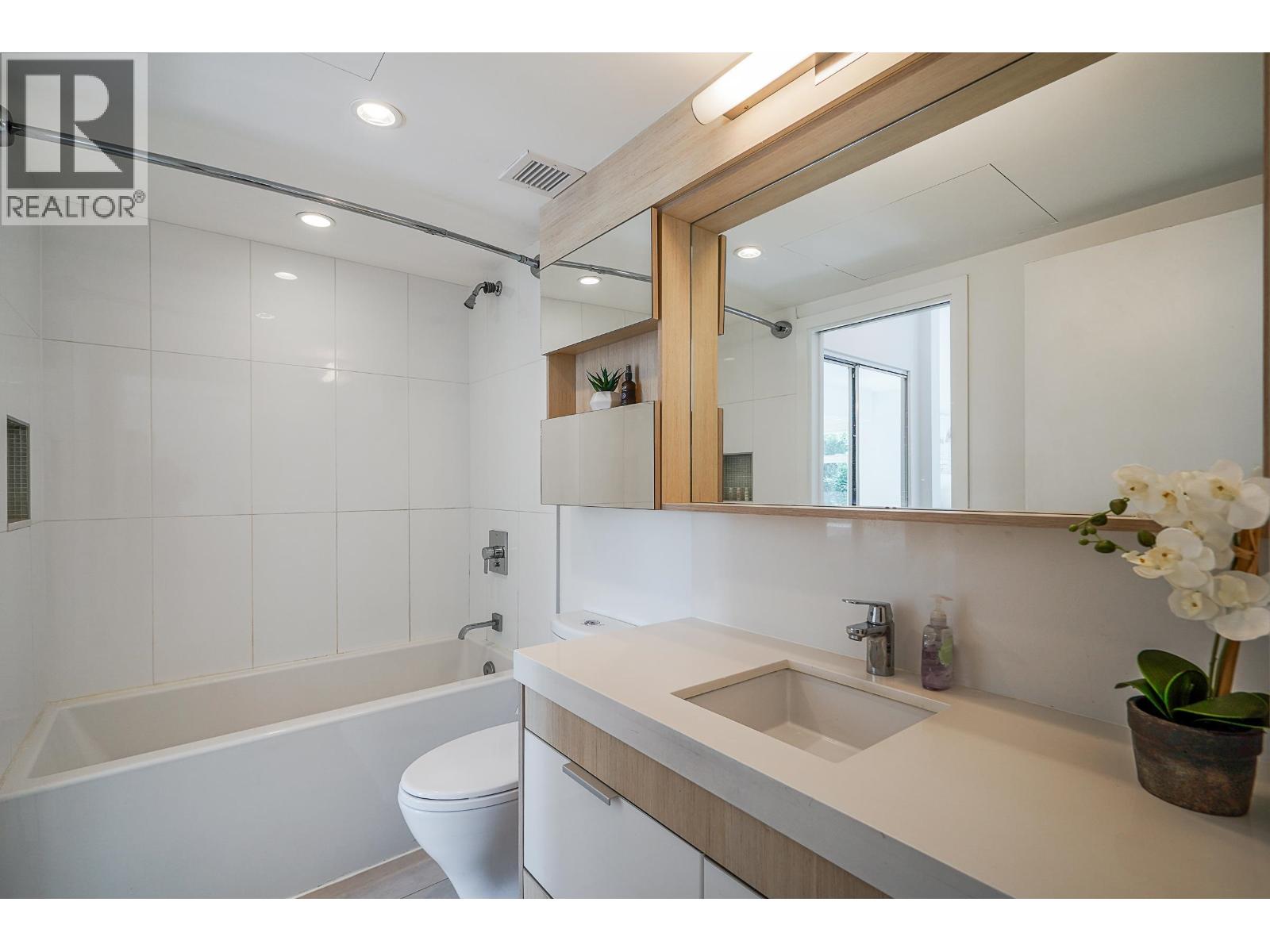 214 111 E 3rd Street, Vancouver, British Columbia  V7L 0C6 - Photo 17 - R3105874