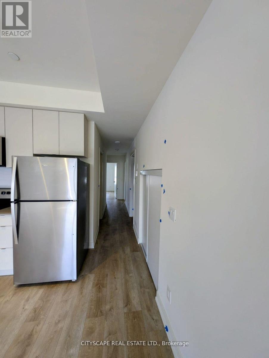 201b - 16 Melbourne Avenue, St. Catharines, Ontario  L2P 0G5 - Photo 2 - X12946924