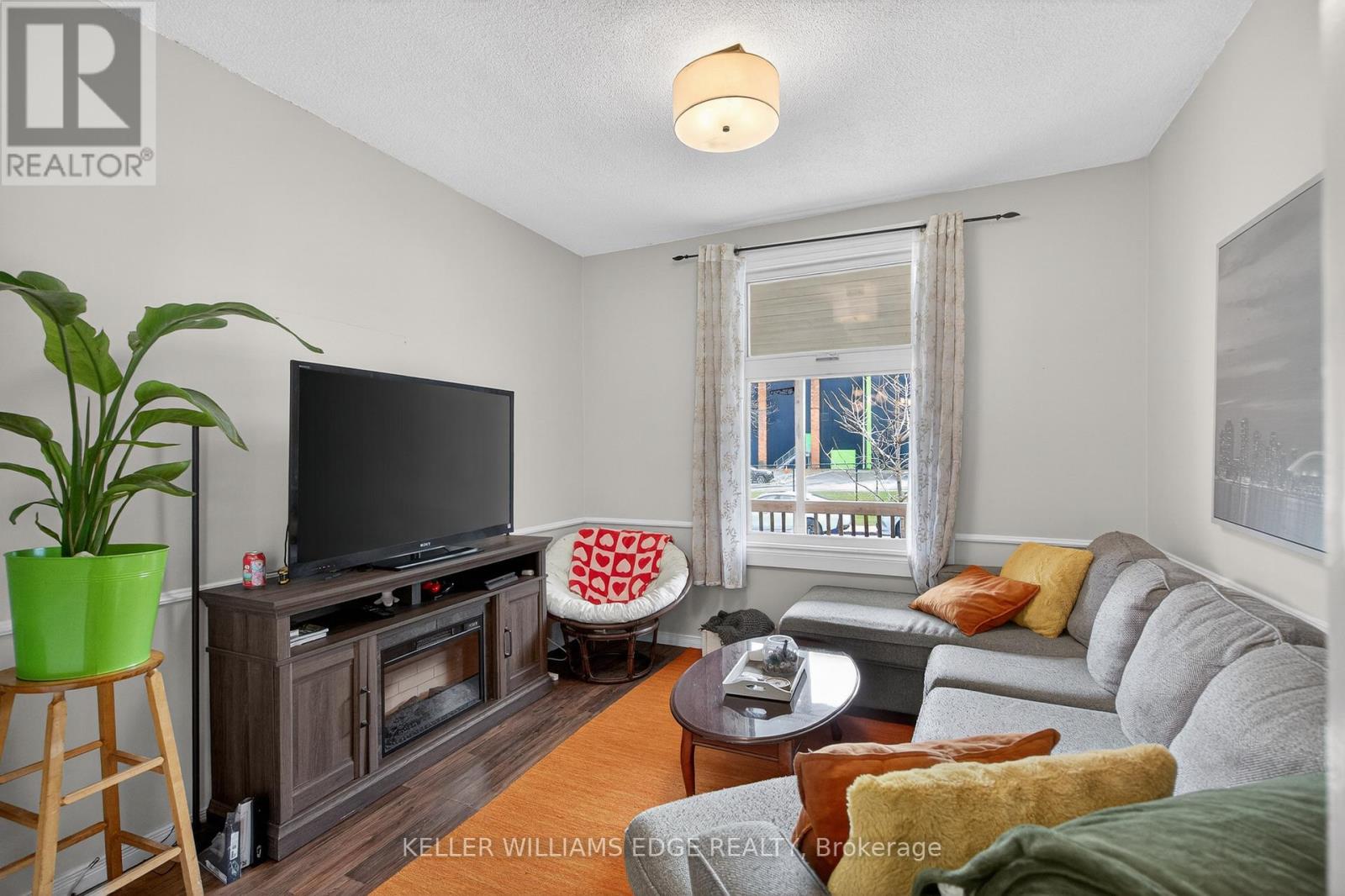 209 Glendale Avenue N, Hamilton, Ontario  L8L 7K2 - Photo 4 - X12946936