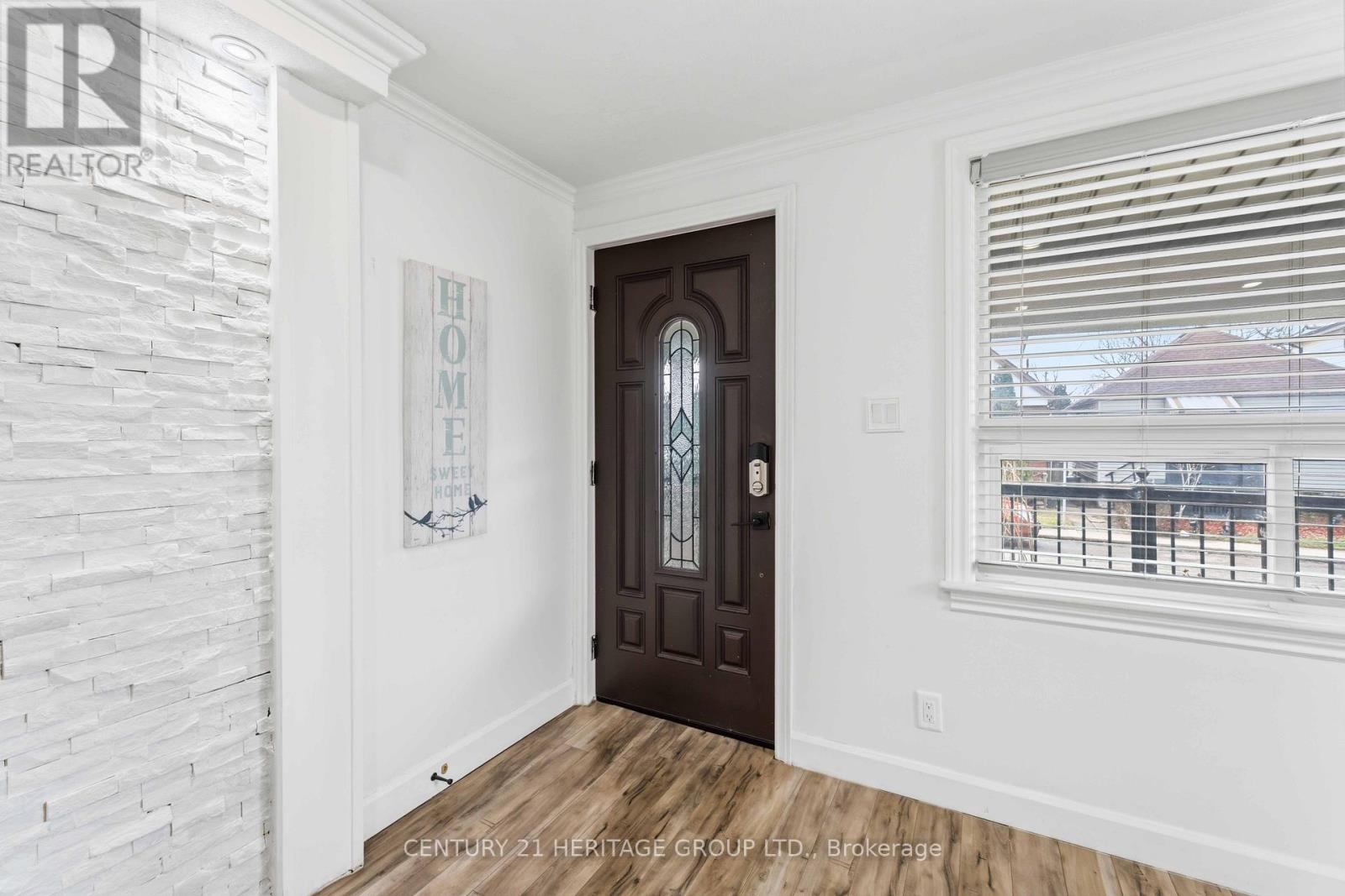 103 Edinburgh Avenue, Hamilton, Ontario  L8H 2C6 - Photo 3 - X12946944