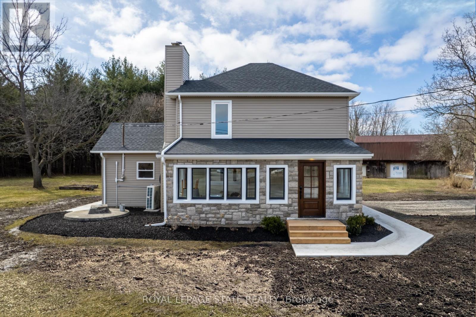 203 Hendershot Avenue, Haldimand, Ontario  N1A 3B4 - Photo 4 - X12946996