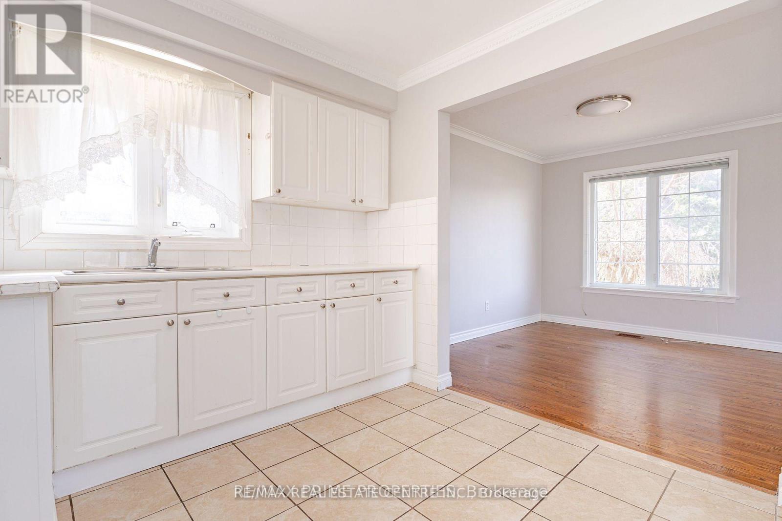 492 Pinegrove Road, Oakville, Ontario  L6K 2C3 - Photo 39 - W12842432