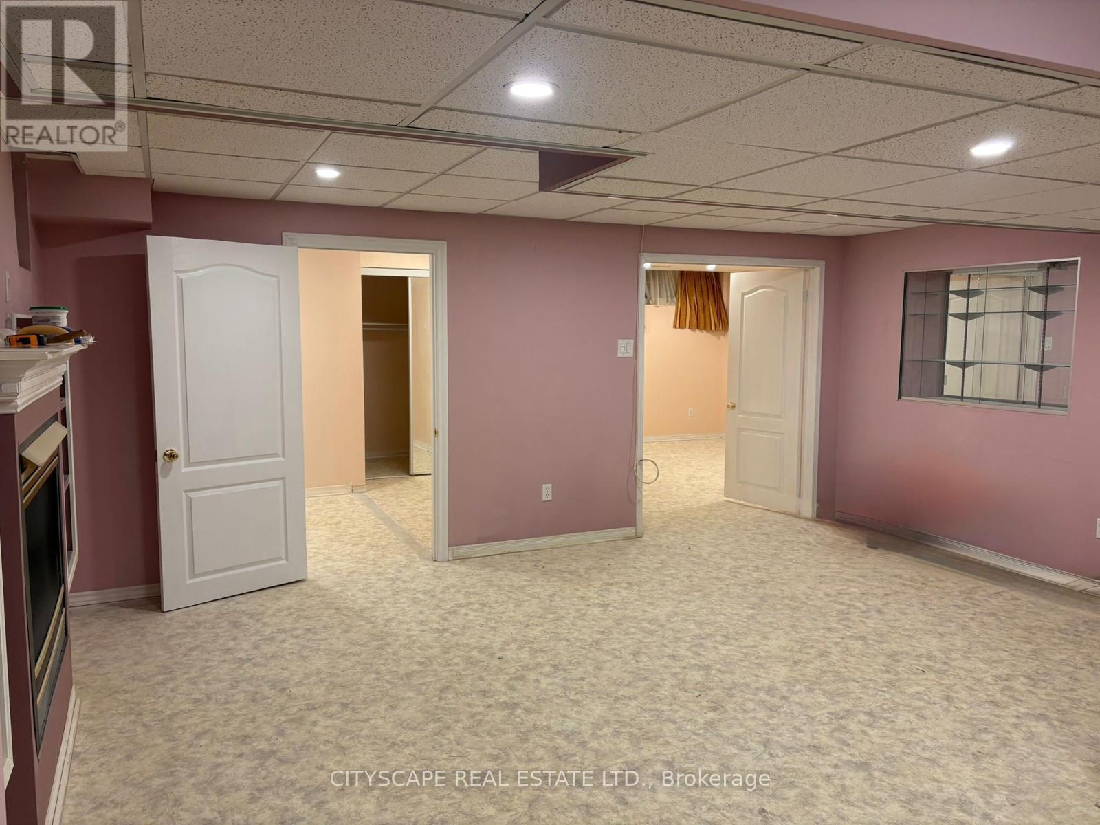 Bsmt - 6121 Maplegate Circle, Mississauga, Ontario  L5N 7B1 - Photo 2 - W12943990