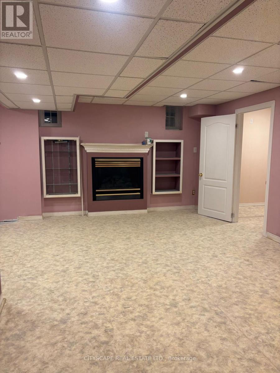 Bsmt - 6121 Maplegate Circle, Mississauga, Ontario  L5N 7B1 - Photo 4 - W12943990