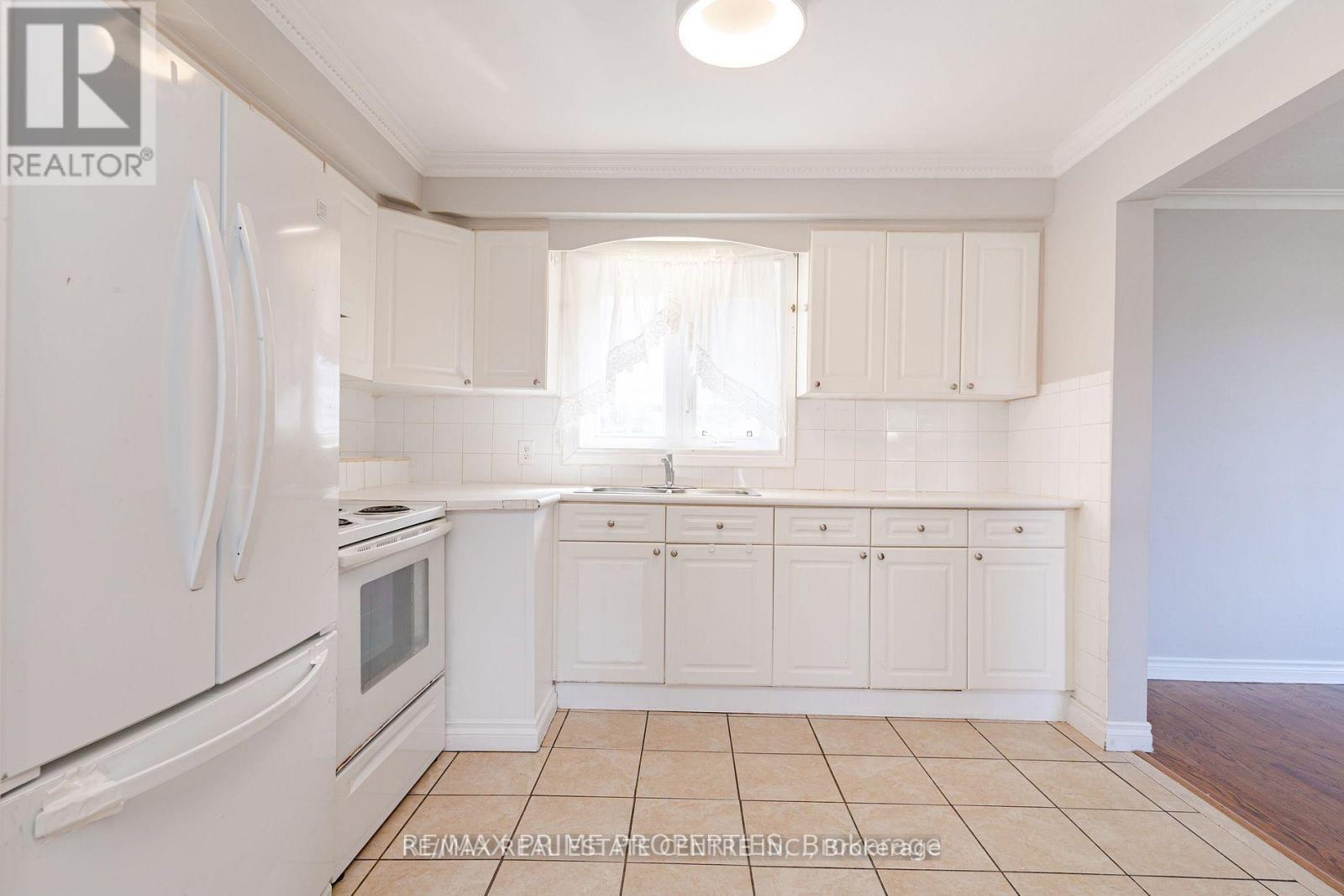 492 Pinegrove Road, Oakville, Ontario  L6K 2C3 - Photo 38 - W12842432