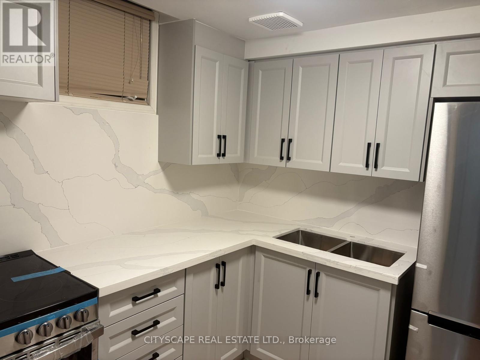 Bsmt - 6121 Maplegate Circle, Mississauga, Ontario  L5N 7B1 - Photo 7 - W12943990