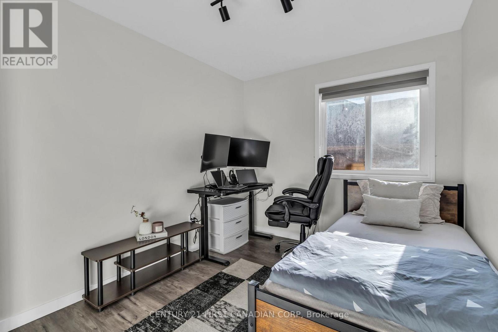 132 Jensen Road, London East, Ontario  N5V 4X6 - Photo 34 - X12944540