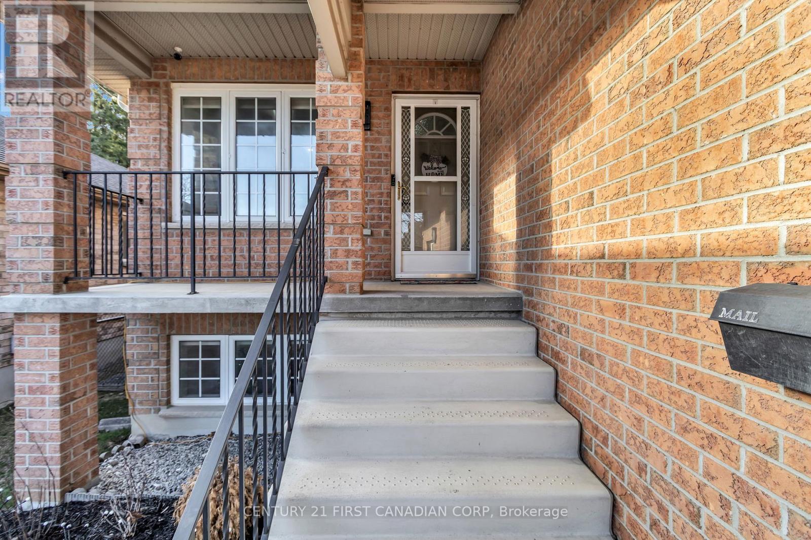 132 Jensen Road, London East, Ontario  N5V 4X6 - Photo 4 - X12944540