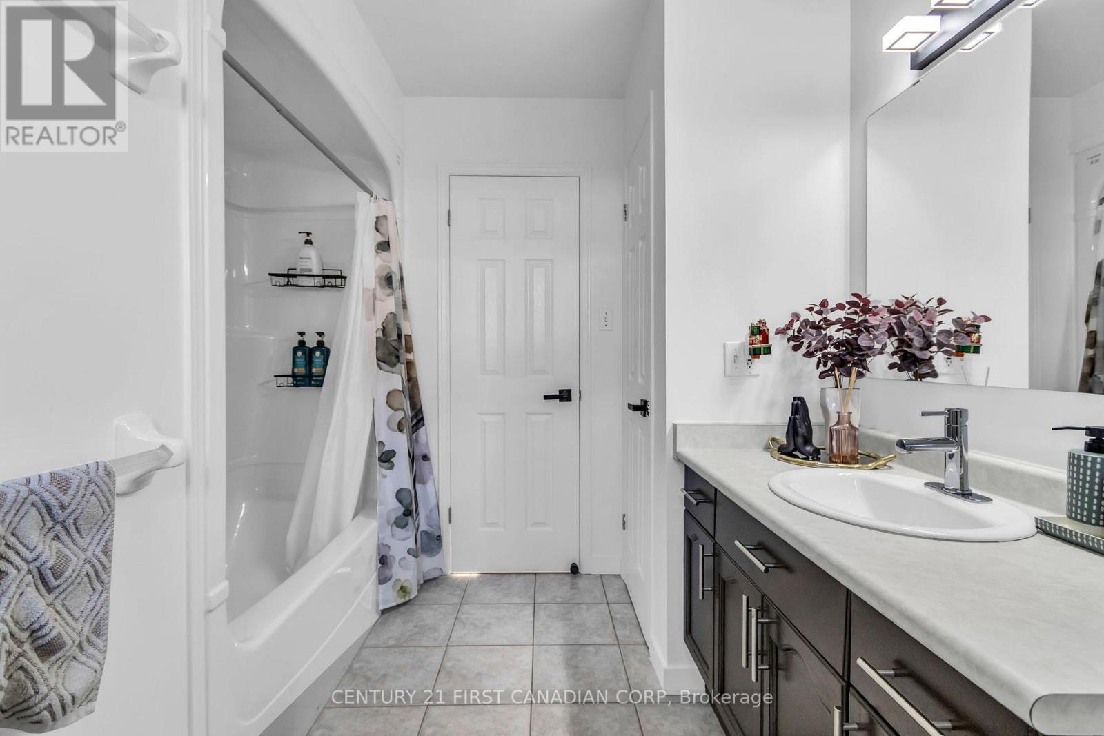 132 Jensen Road, London East, Ontario  N5V 4X6 - Photo 18 - X12944540