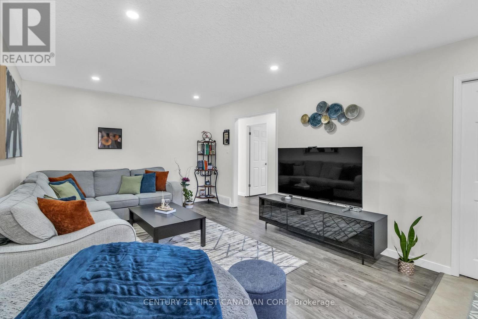 132 Jensen Road, London East, Ontario  N5V 4X6 - Photo 39 - X12944540