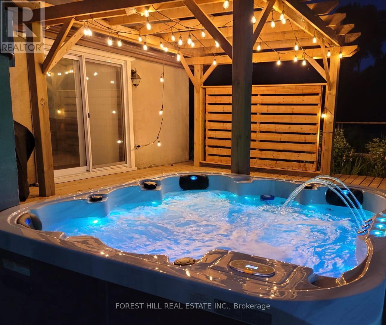 102 Harbard Road, Prince Edward County, Ontario  K0K 1L0 - Photo 37 - X12941526