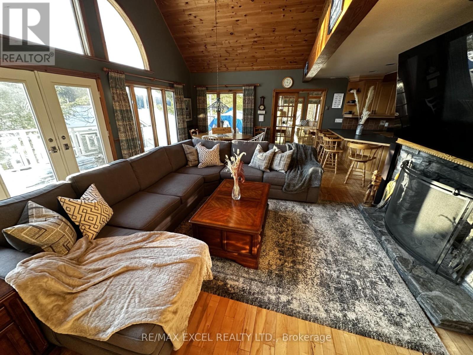 2 - 1205 Joe River Road, Muskoka Lakes, Ontario  P0C 1J0 - Photo 9 - X12946144