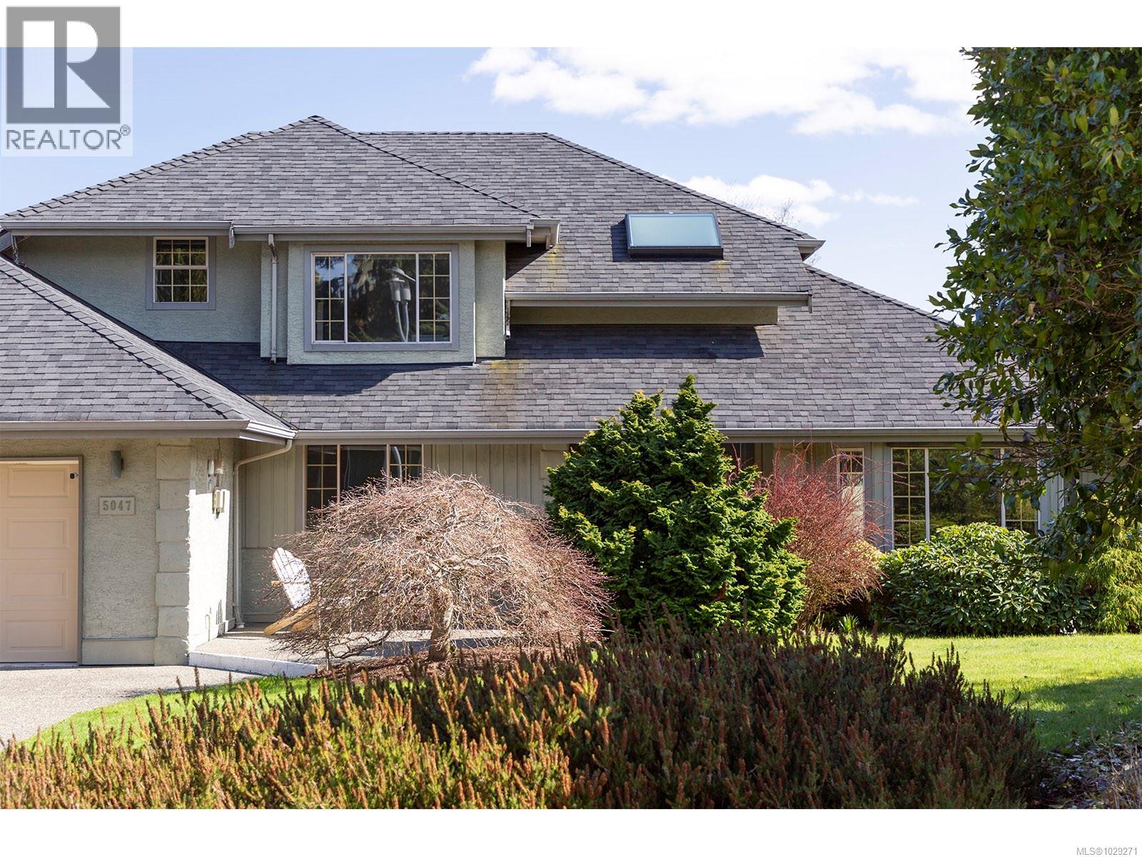 5047 Benton Crt, Saanich, British Columbia  V8Y 2Z5 - Photo 4 - 1029271