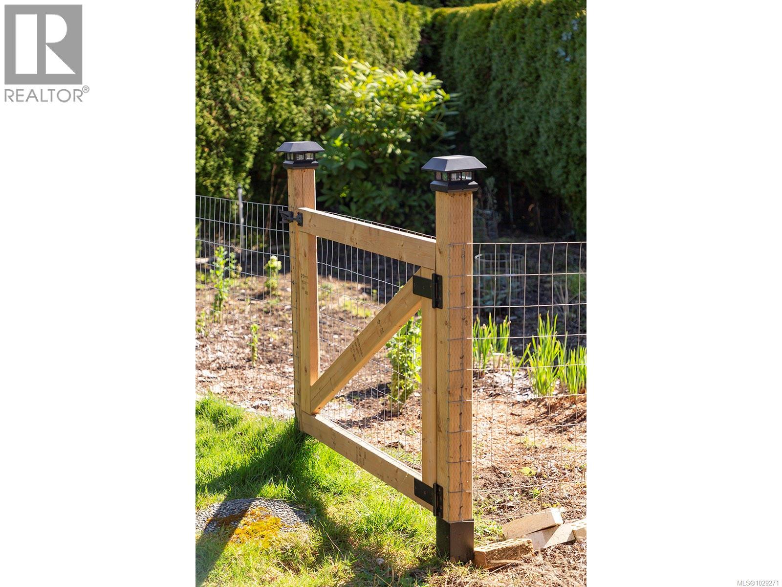 5047 Benton Crt, Saanich, British Columbia  V8Y 2Z5 - Photo 34 - 1029271