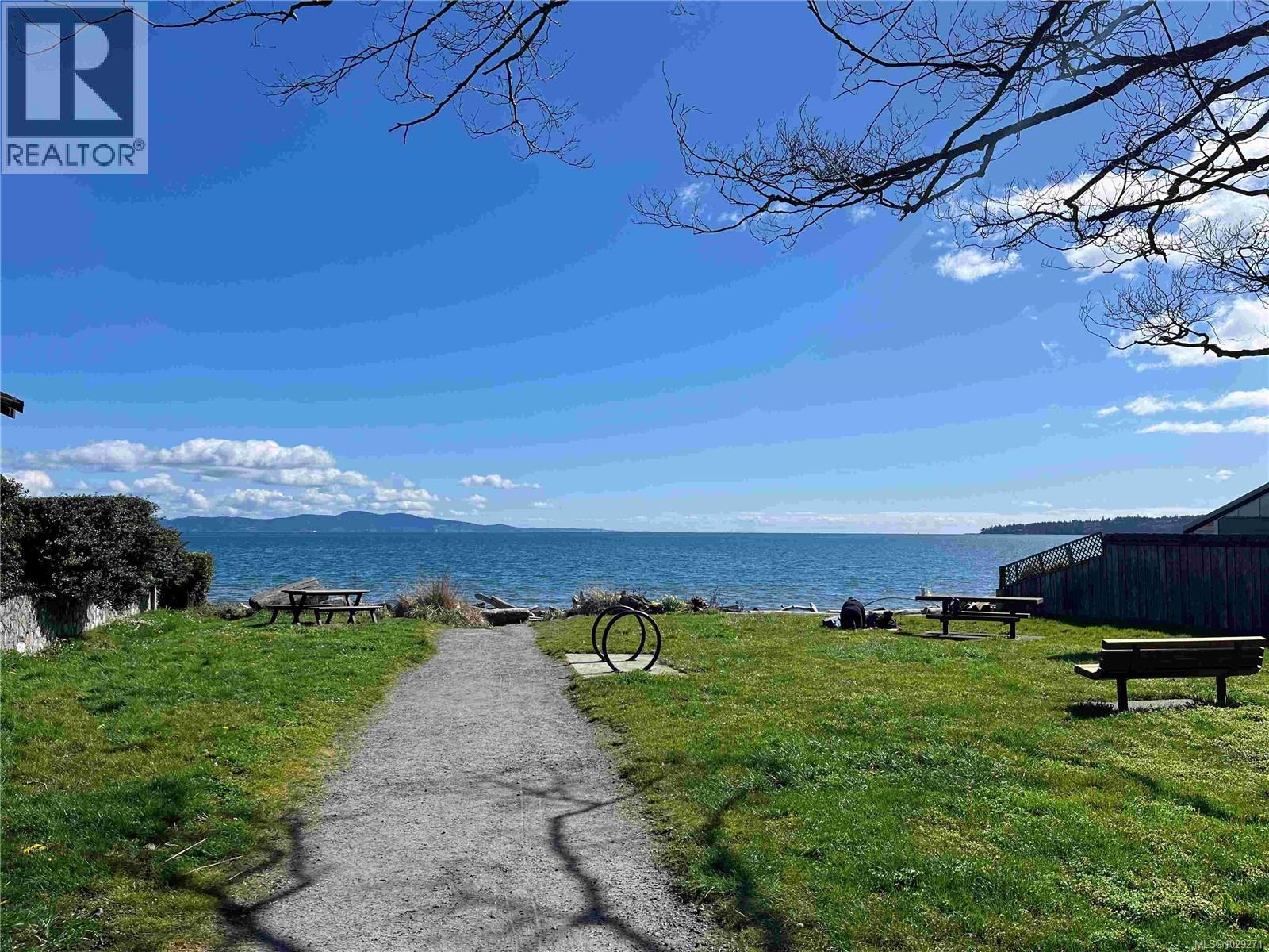 5047 Benton Crt, Saanich, British Columbia  V8Y 2Z5 - Photo 43 - 1029271