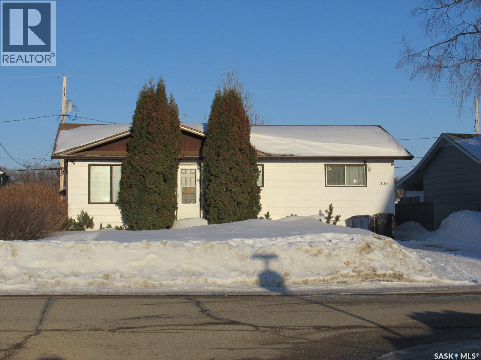 1103 3rd Street W, Nipawin, Saskatchewan  S0E 1E0 - Photo 1 - SK031806