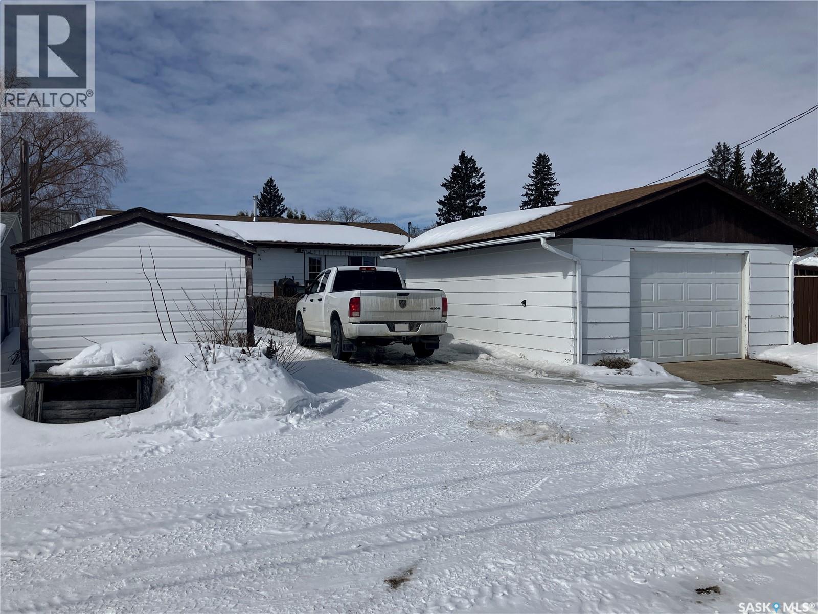 1103 3rd Street W, Nipawin, Saskatchewan  S0E 1E0 - Photo 2 - SK031806