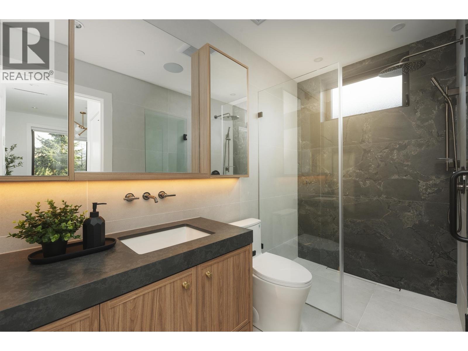 1 2684 Oxford Street, Vancouver, British Columbia  V5K 1N3 - Photo 11 - R3105755