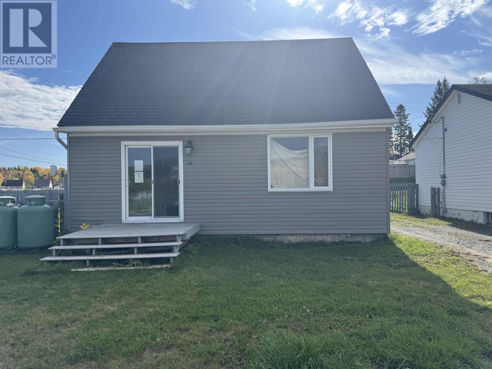 42 Ohsweken Road, Manitouwadge, Ontario