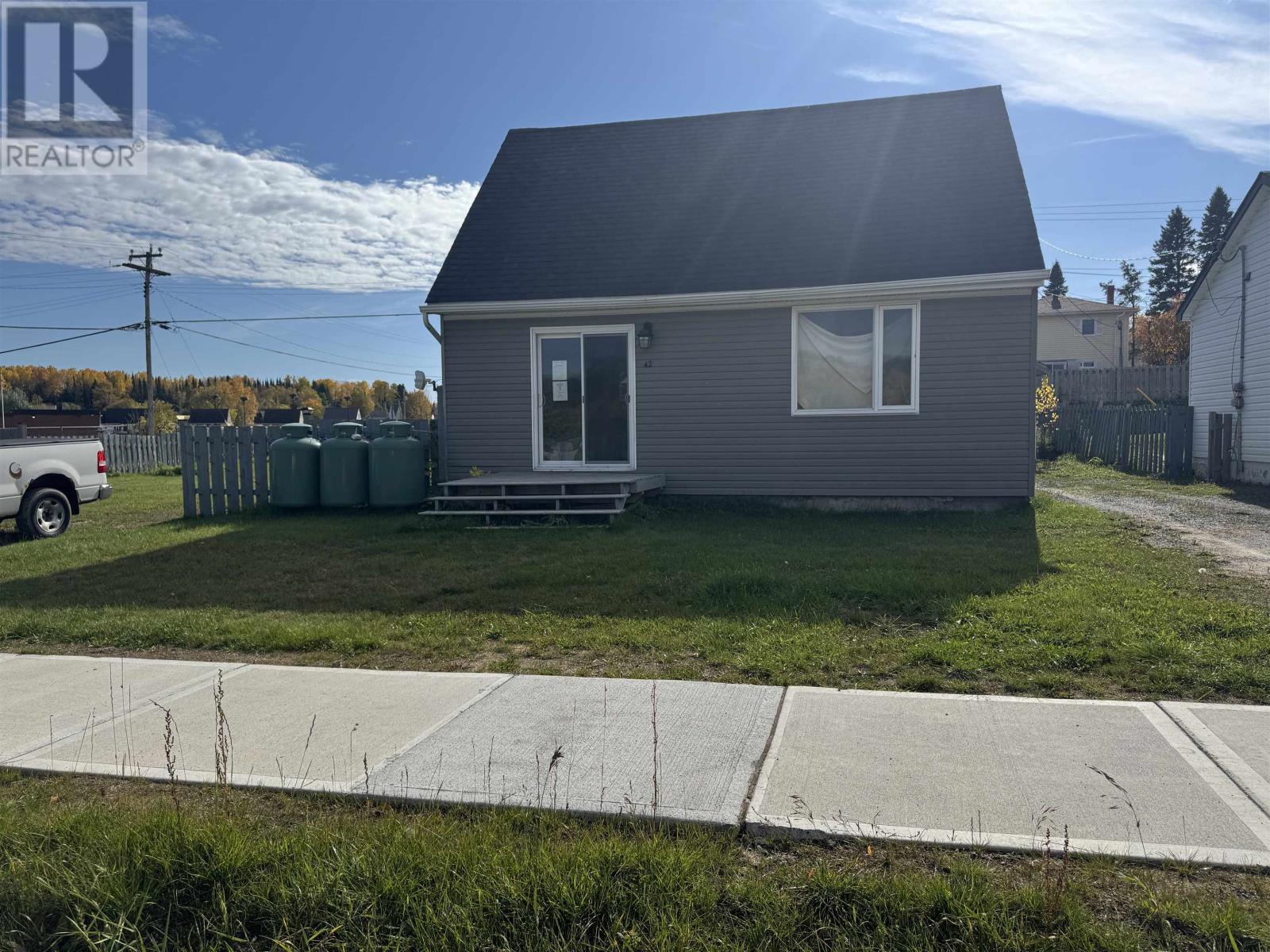 42 Ohsweken Road, Manitouwadge, Ontario  P0T 2C0 - Photo 3 - TB2600099