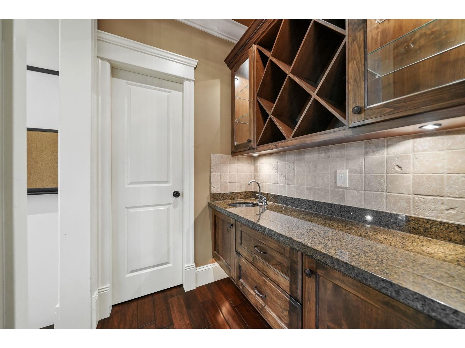 15845 39a Avenue, Surrey, British Columbia  V3Z 0L1 - Photo 11 - R3106068