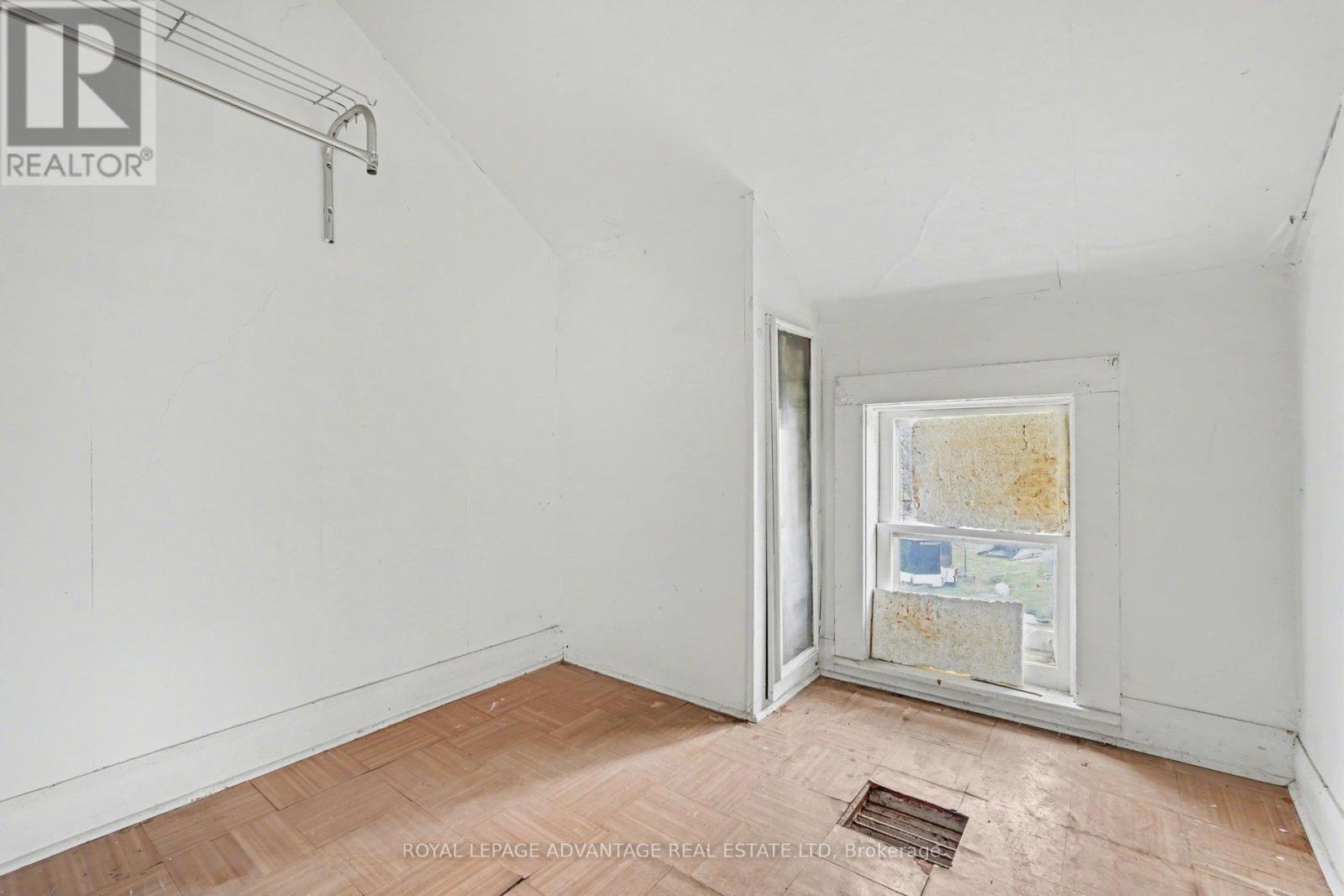 9 -11 Jasper Avenue, Smiths Falls, Ontario  K7H 4B7 - Photo 10 - X12947072